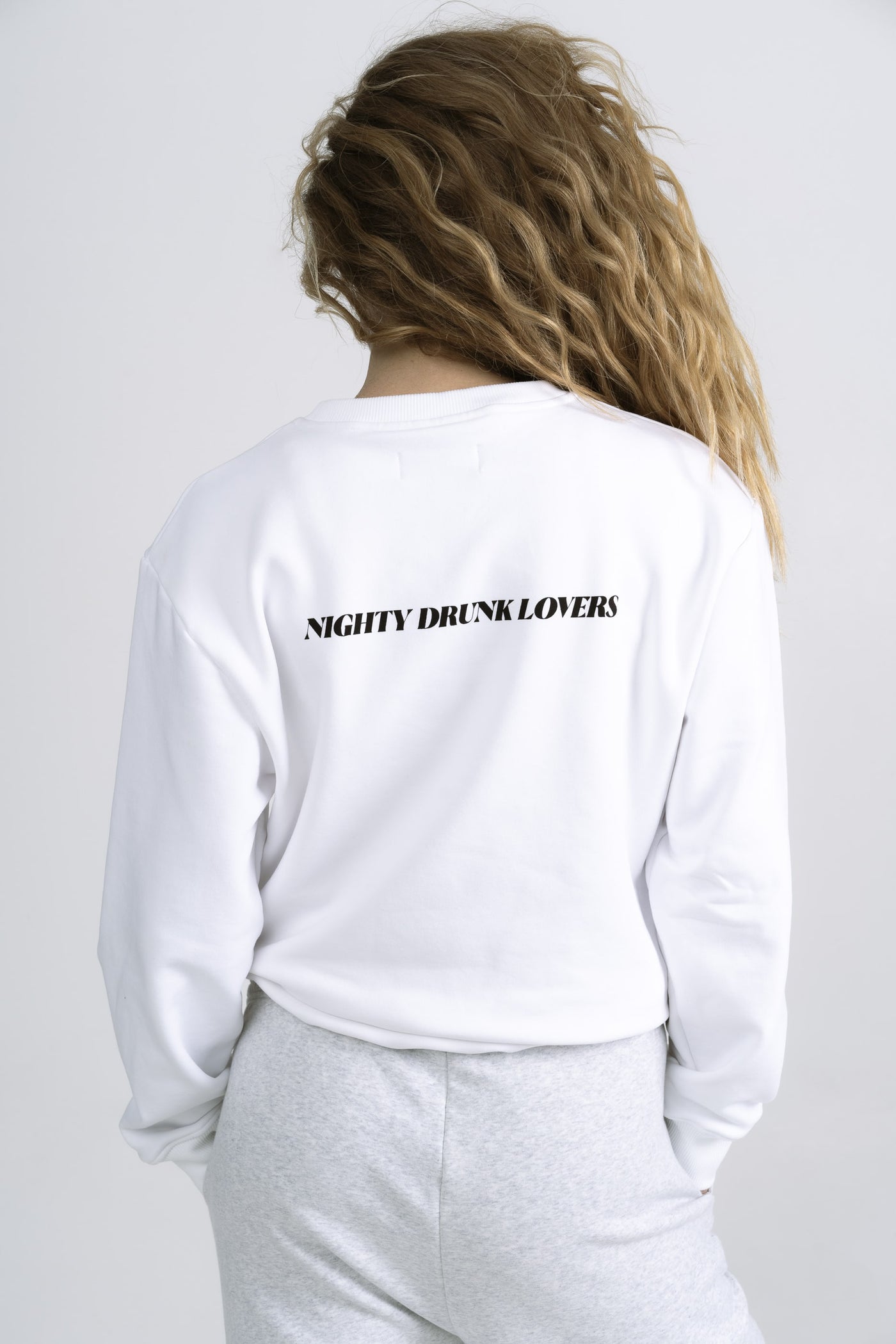 WHITE CLASSIC CREWNECK